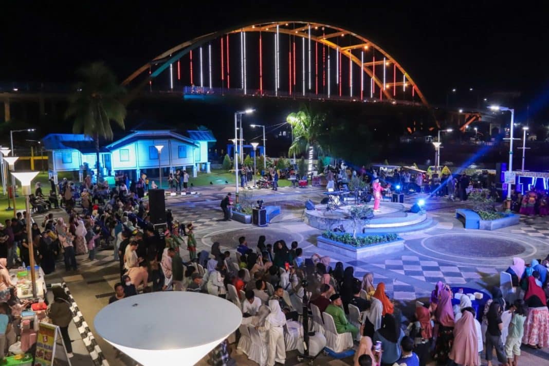 Ratusan Warga Ramaikan