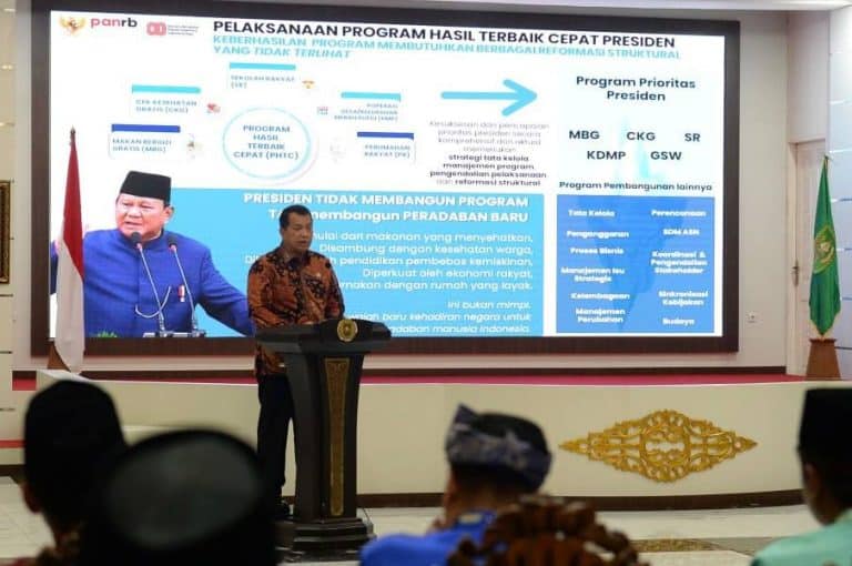 Wamen PANRB Sebut Kepercayaan Masyarakat Kunci Pelayanan Publik