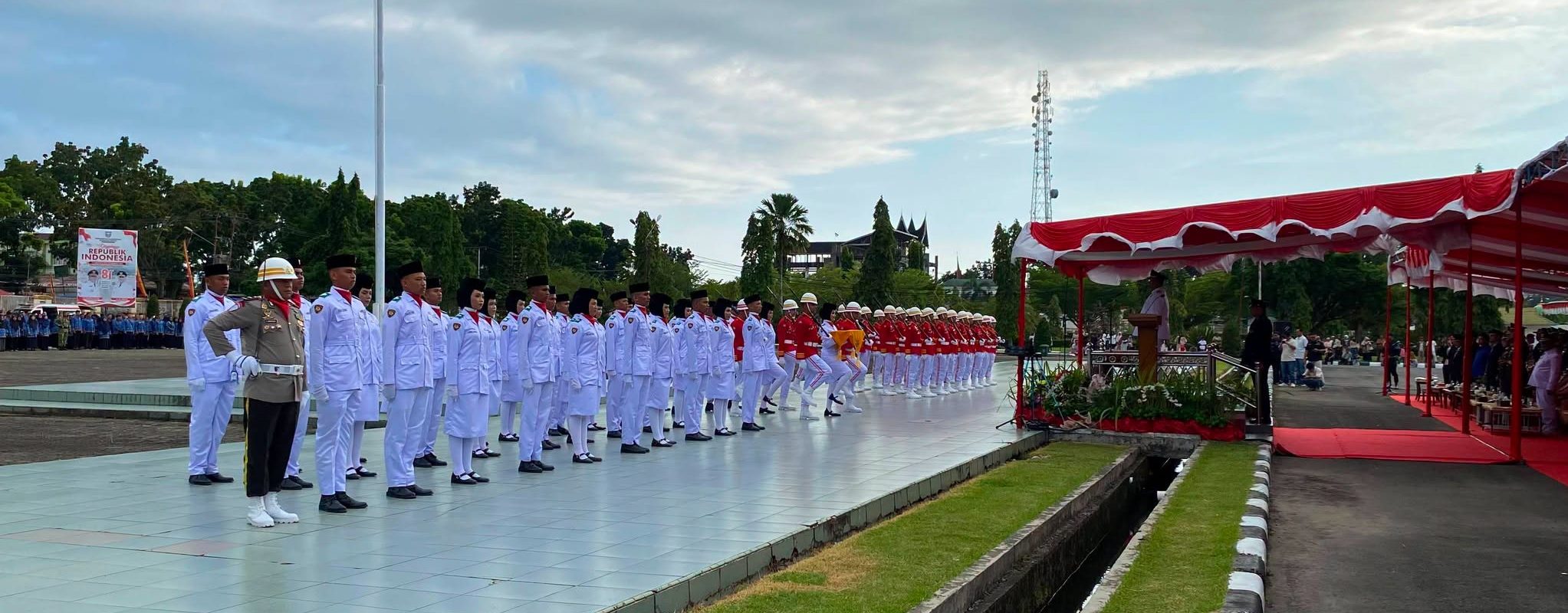 penurunan bendera