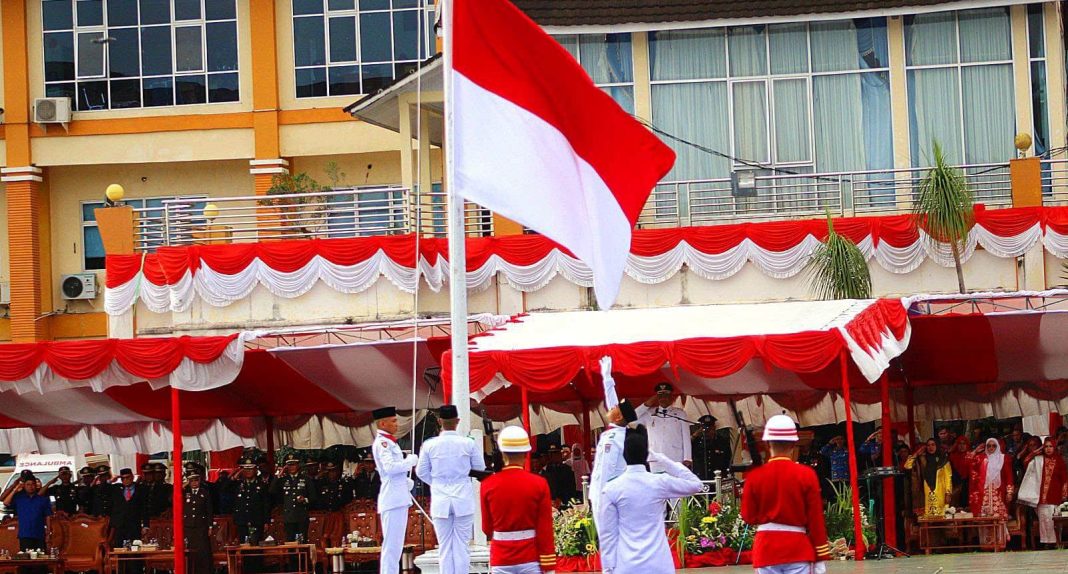 penurunan bendera